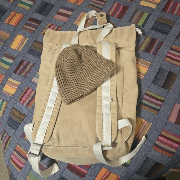 VANS 2 Piece Set Vans Off The Wall backpack and Vans beanie cap - Picture 2 of 16